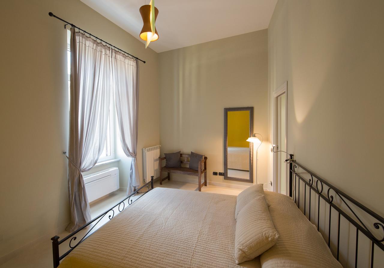 Duomo Regina Apartments Наполи Екстериор снимка