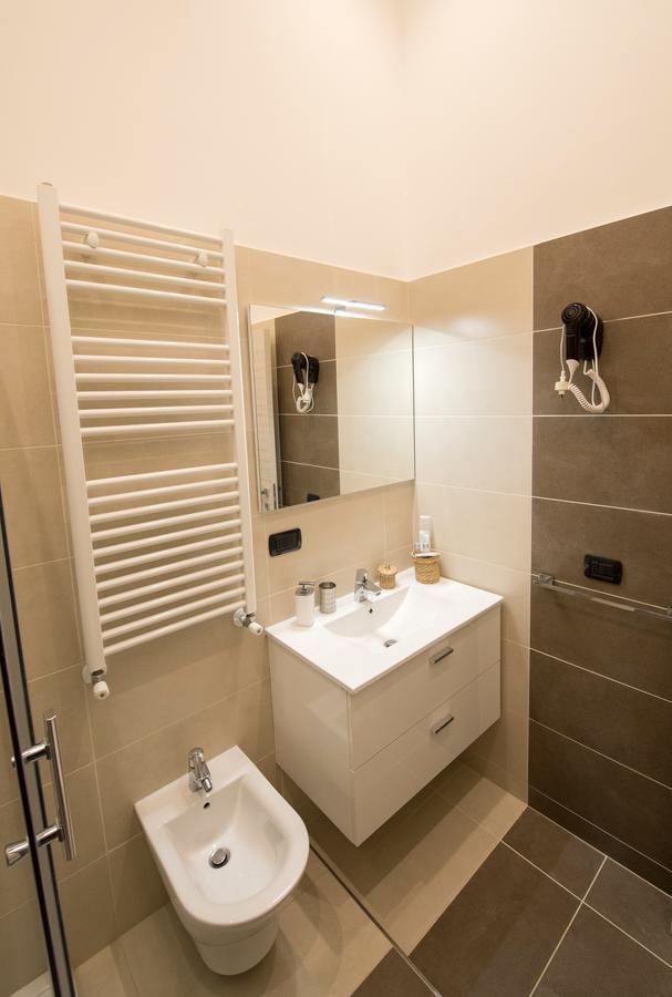 Duomo Regina Apartments Наполи Екстериор снимка