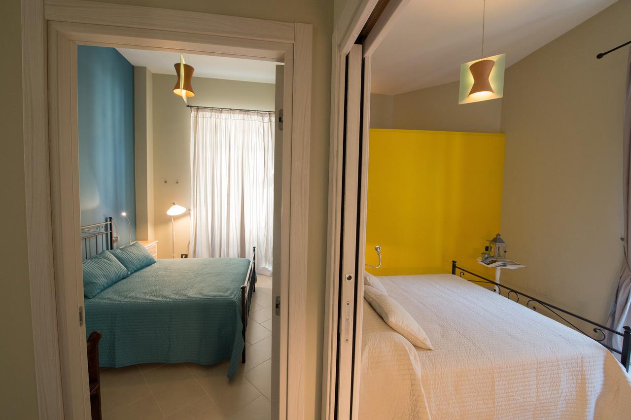 Duomo Regina Apartments Наполи Екстериор снимка